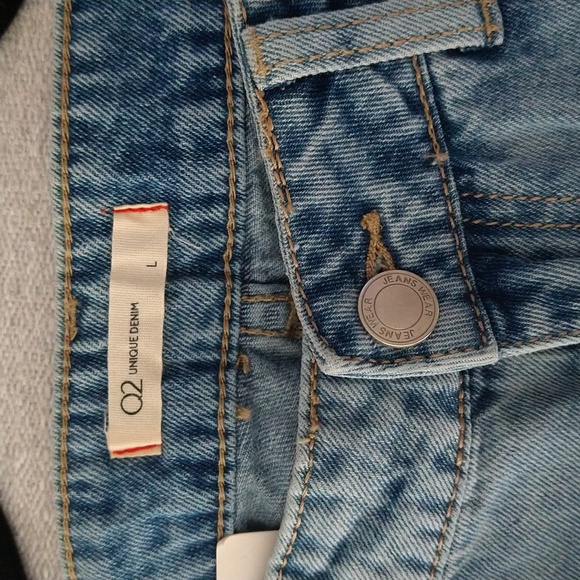 Denim shorts, unique and very cute for the summer. - Picture 5 of 7